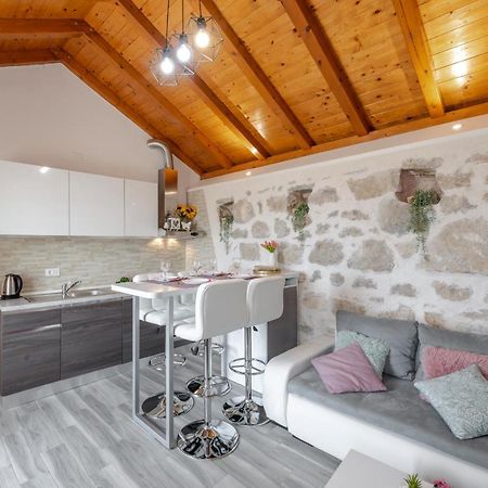 Little Stone House Apartment Buici  Bagian luar foto