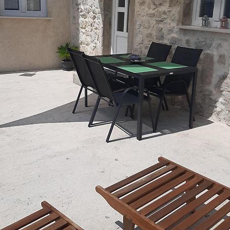 Little Stone House Apartment Buici  Bagian luar foto