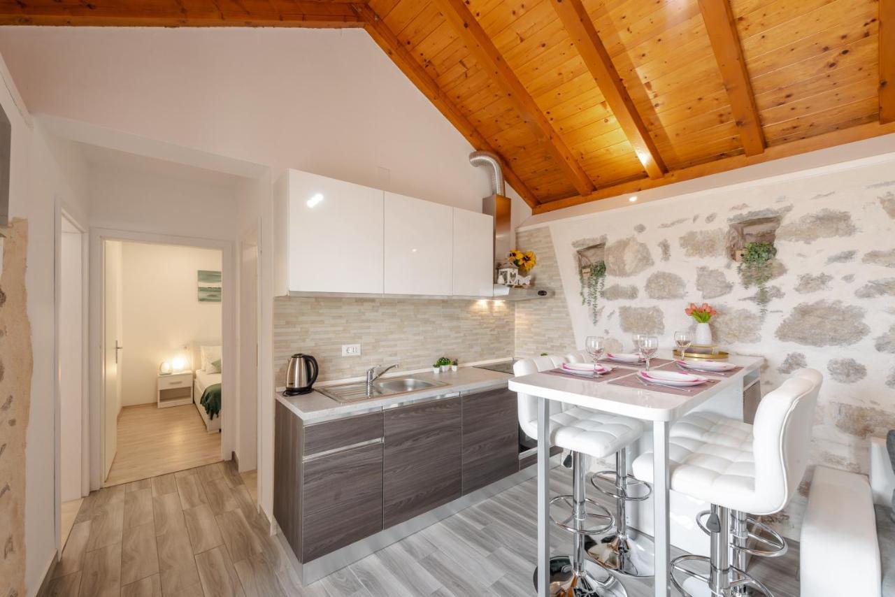 Little Stone House Apartment Buici  Bagian luar foto
