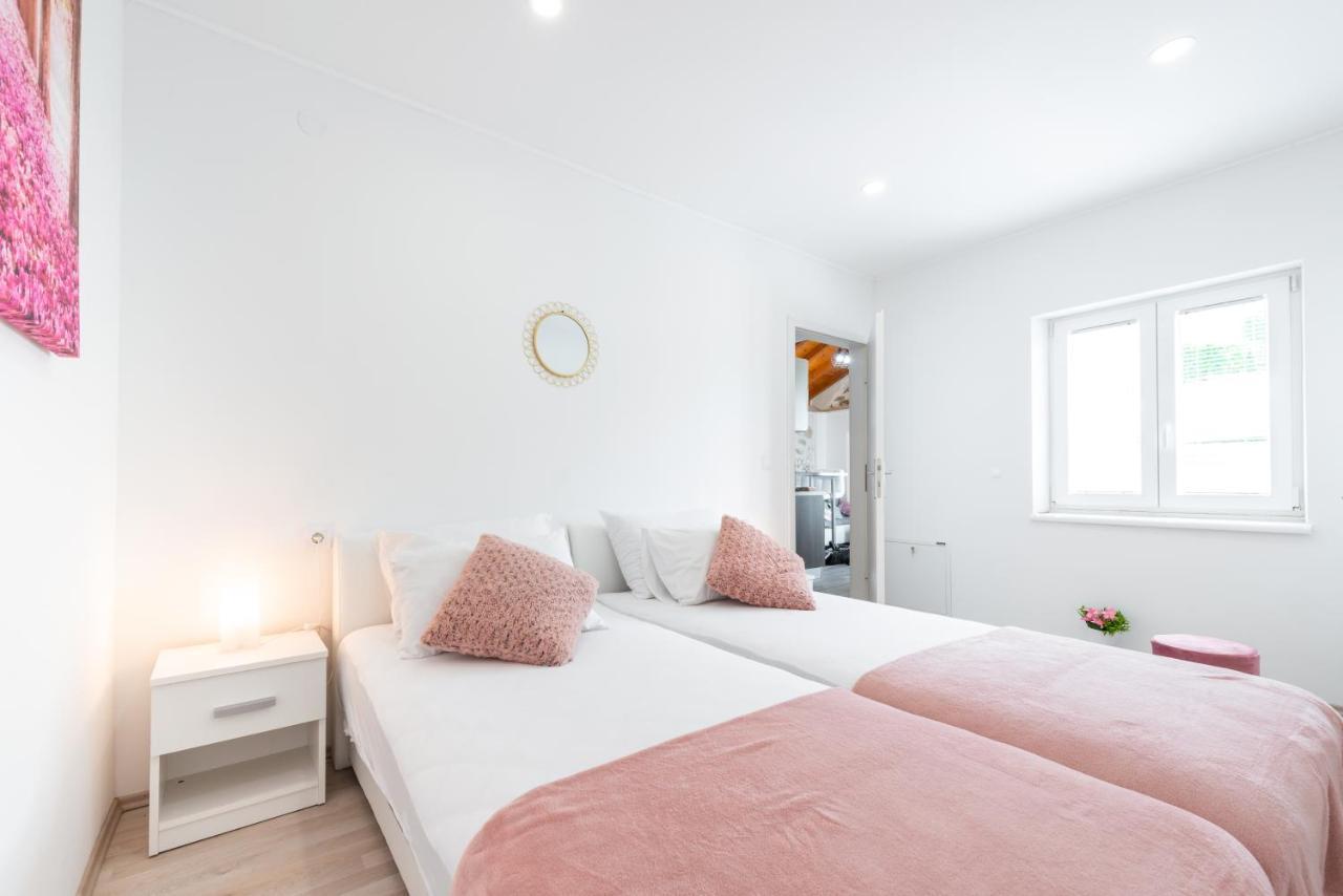 Little Stone House Apartment Buici  Bagian luar foto