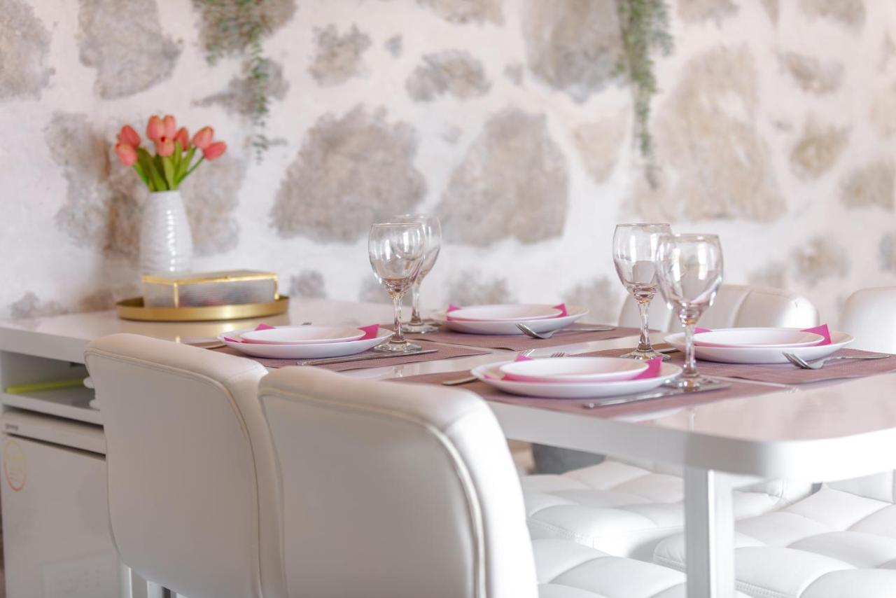 Little Stone House Apartment Buici  Bagian luar foto