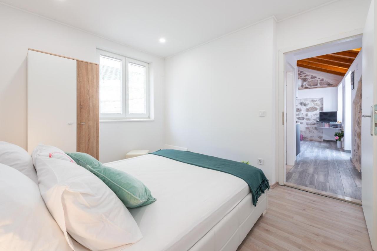 Little Stone House Apartment Buici  Bagian luar foto