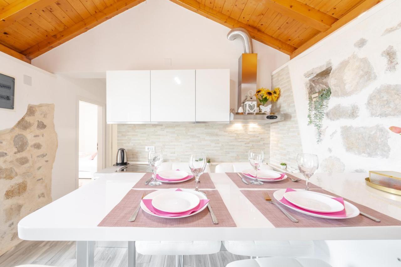 Little Stone House Apartment Buici  Bagian luar foto