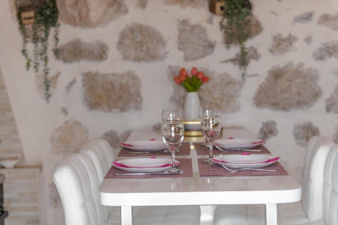 Little Stone House Apartment Buici  Bagian luar foto