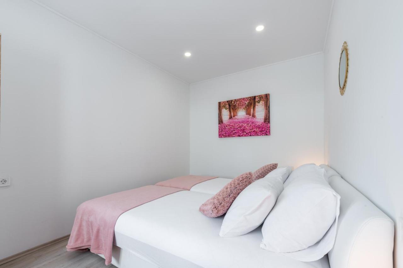 Little Stone House Apartment Buici  Bagian luar foto